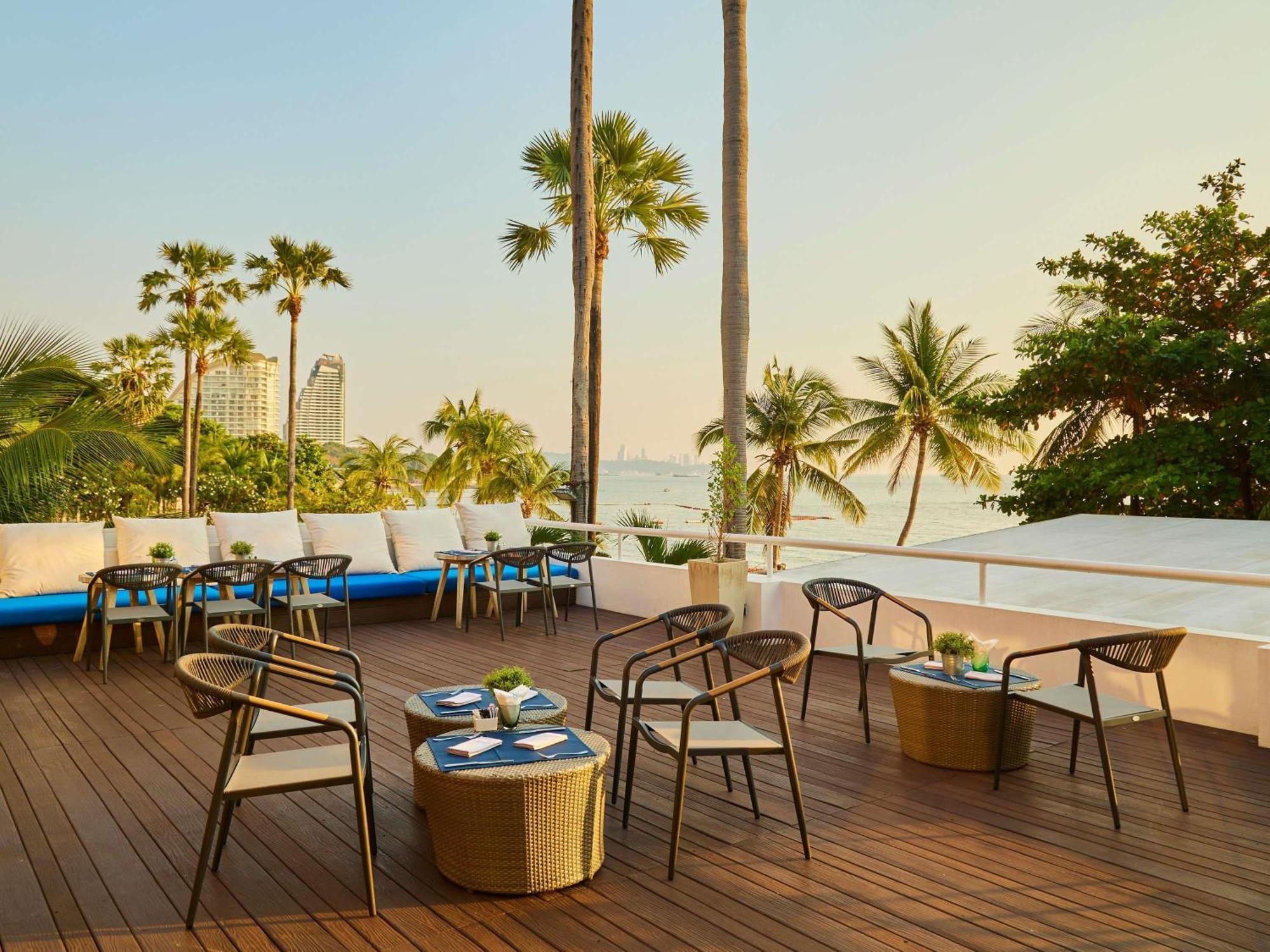 Camera Executive Doppia con Letti Singoli con Accesso Lounge e Vista Mare